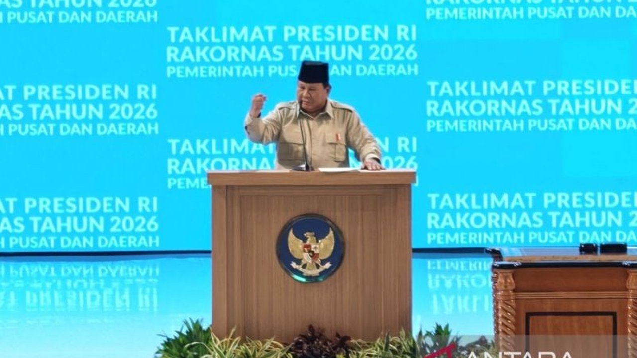 Presiden Prabowo Subianto tegaskan komitmennya menyalurkan Kapal Nelayan berukuran 5-30 GT ke desa-desa nelayan, wujudkan modernisasi sektor maritim dan tingkatkan hasil tangkapan.