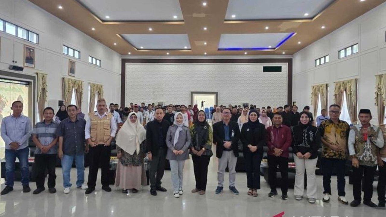 Wagub Gorontalo tegaskan koperasi layak kelola transformasi digital layanan internet. Keberhasilan Koperasi GASS menjadi bukti, mendorong Koperasi Digital Internet yang merata dan terjangkau bagi masyarakat.