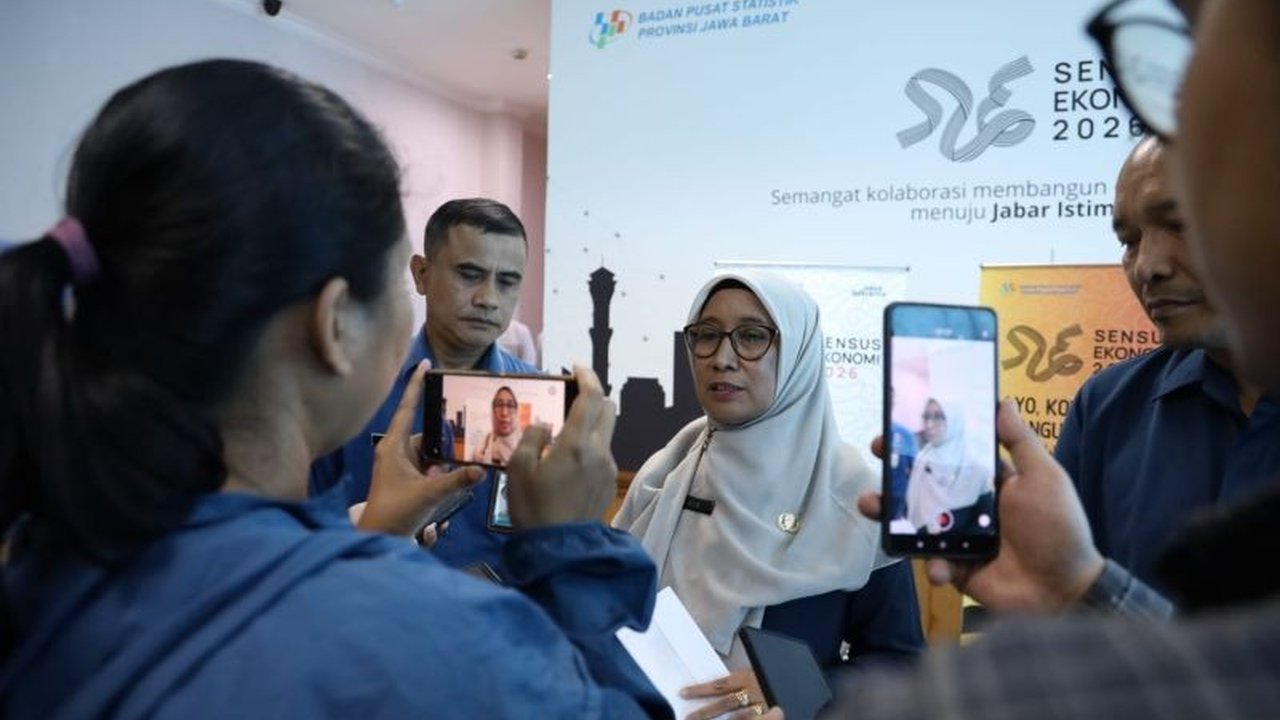 Badan Pusat Statistik (BPS) Jawa Barat merilis data Ekspor Impor Jawa Barat 2025 yang menunjukkan nilai ekspor mencapai US$38,72 miliar dan surplus perdagangan signifikan.