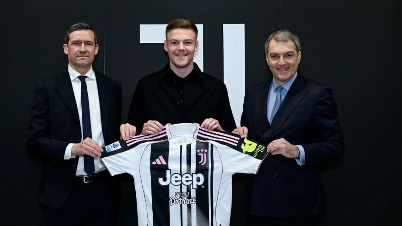 Juventus secara resmi mengumumkan kedatangan bek tangguh asal Swedia, Emil Holm, dari Bologna dengan status pinjaman, sebuah langkah strategis untuk memperkuat skuad Bianconeri.