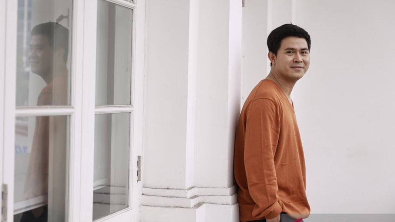 Di tengah gempuran AI dan tren musik viral TikTok, Cakra Khan tetap teguh pada esensi musik autentik. Ia percaya koneksi emosional tak tergantikan robot, mengapa?