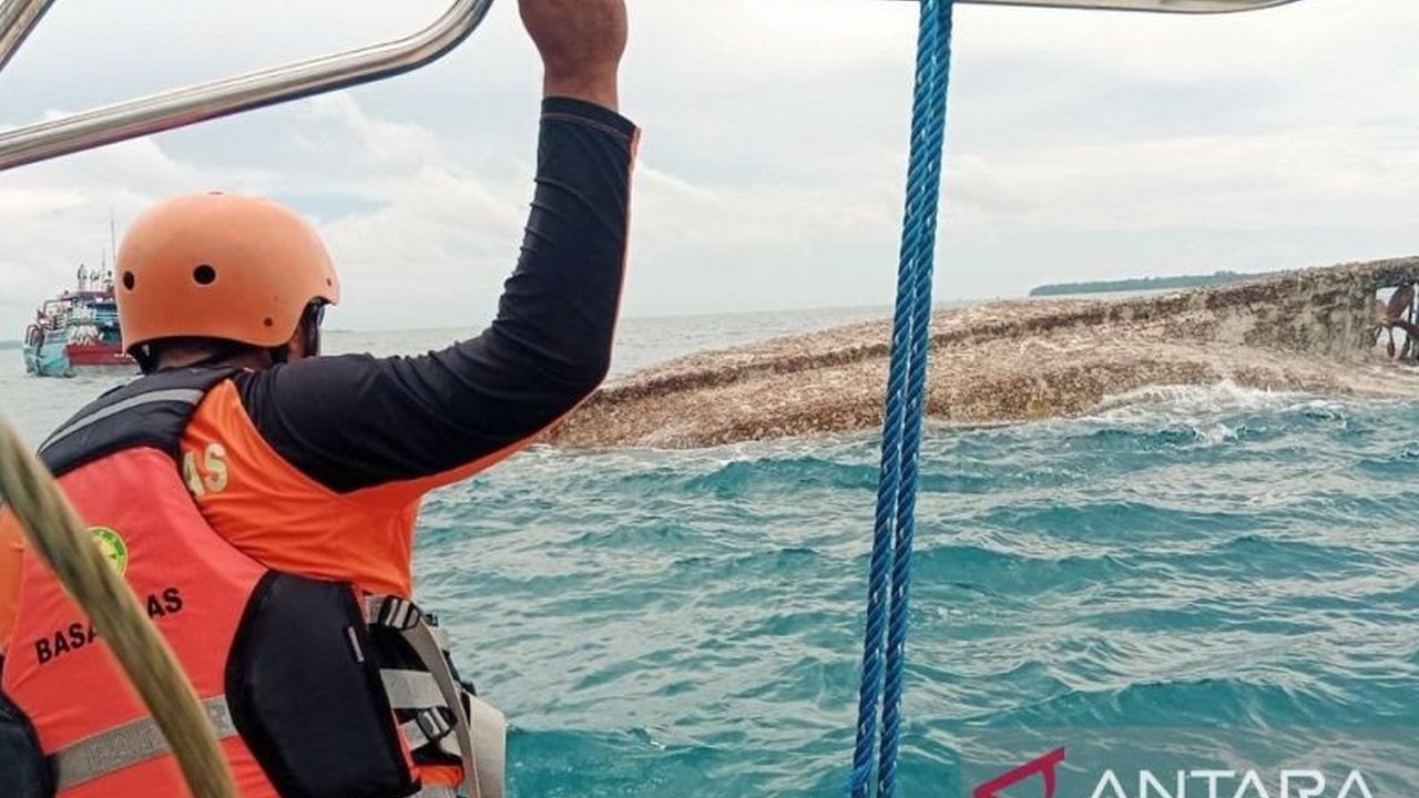 Basarnas Ambon melanjutkan operasi pencarian delapan ABK KM Indo Perkasa 03 yang hilang setelah kapal penangkap cumi itu tenggelam dihantam gelombang tinggi di Perairan Pulau Wasir, Kepulauan Aru, membuat pembaca penasaran akan nasib para korban.