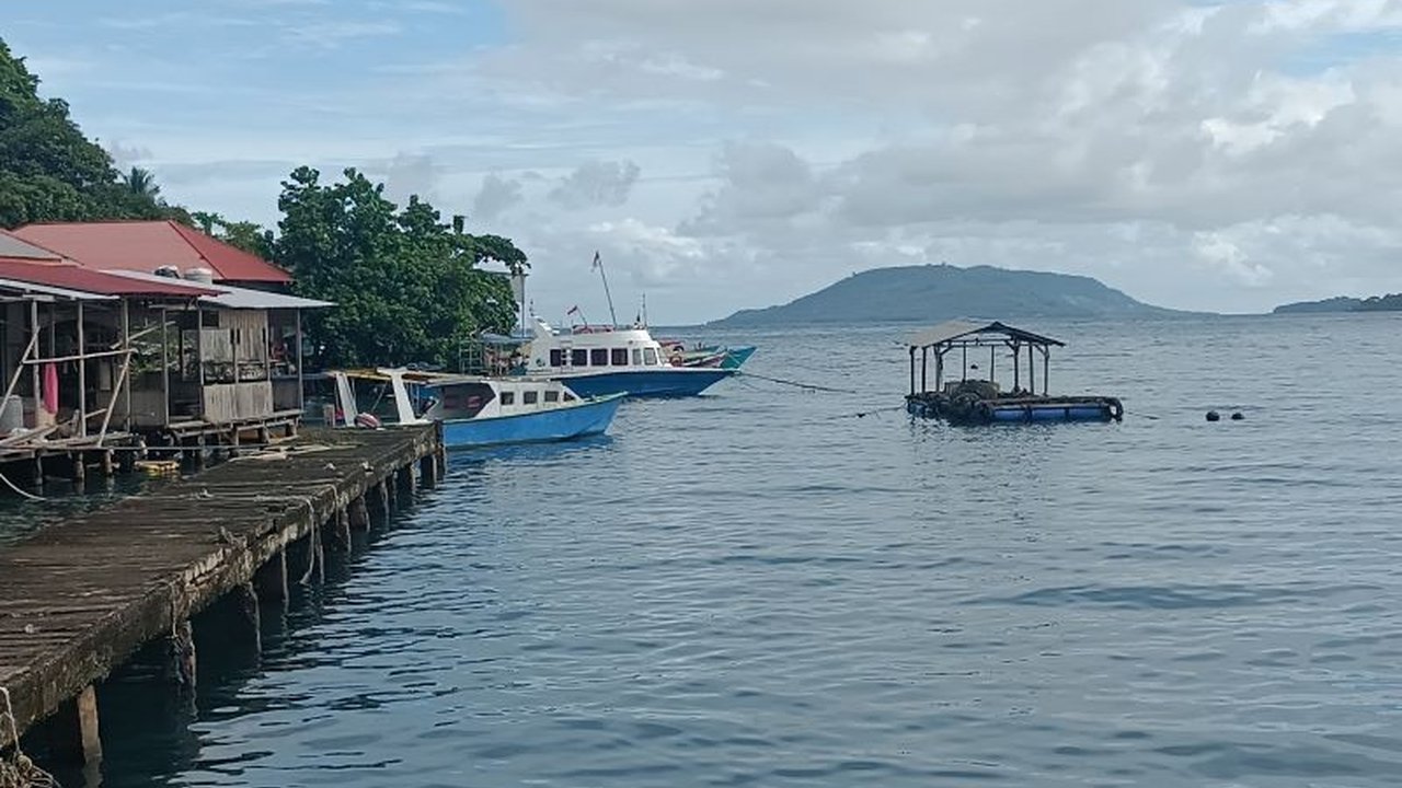 BMKG mengeluarkan peringatan dini gelombang tinggi hingga empat meter di perairan Kabupaten Kepulauan Talaud, Sulawesi Utara, hingga 8 Februari 2026. Waspada Gelombang Tinggi Talaud!