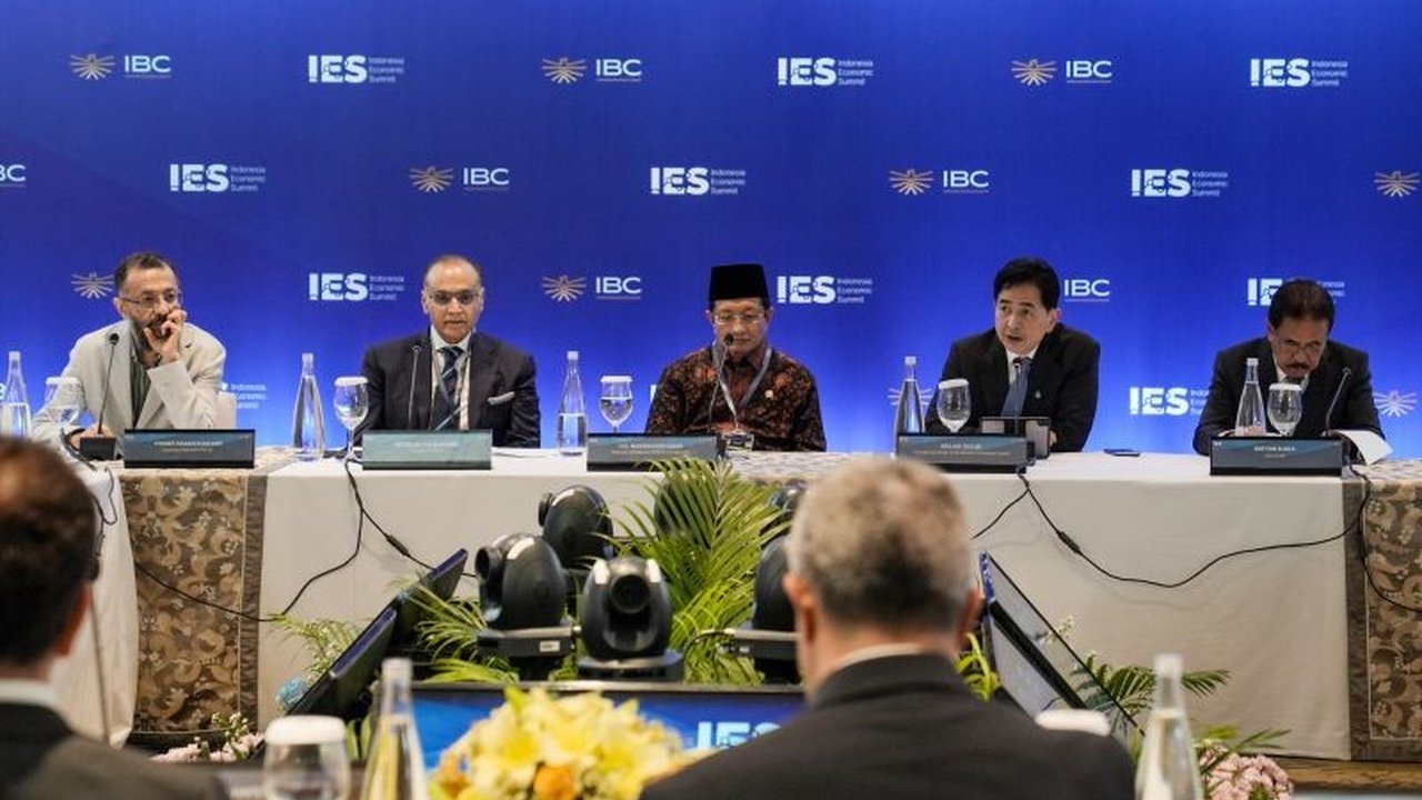 Indonesia memantapkan posisinya sebagai Hub Ekonomi Islam Asia-Pasifik, siap menjadi jembatan perdagangan dan investasi syariah global melalui inisiatif B57+, perkuat konektivitas antarnegara muslim.