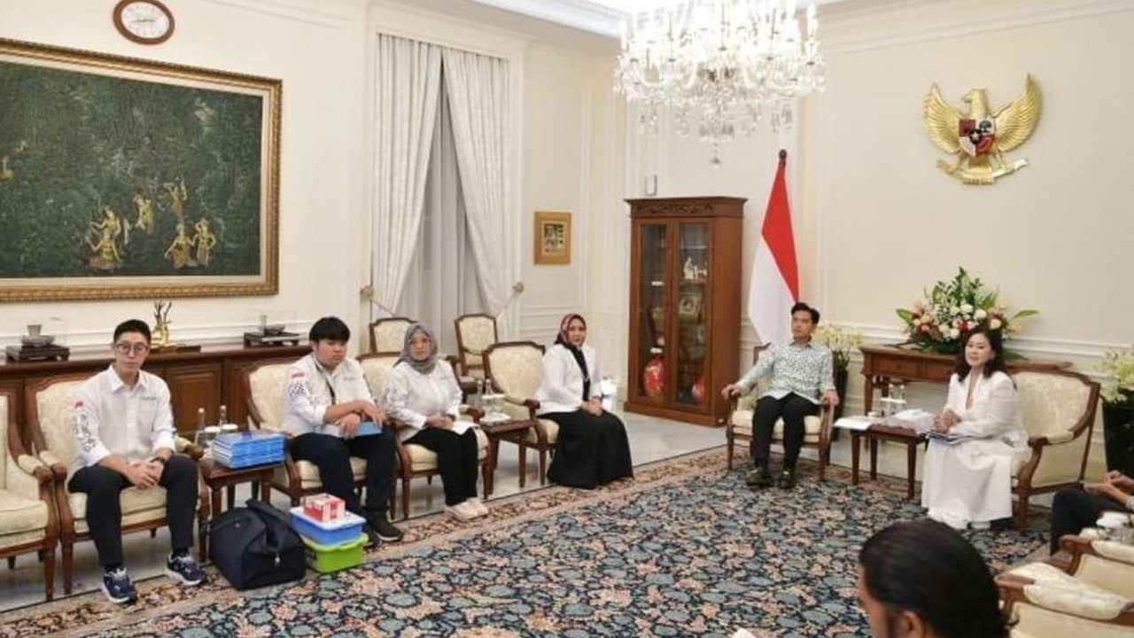 Wakil Presiden Gibran Rakabuming Raka menekankan pentingnya pendidikan robotik inklusif yang tidak hanya menyasar sekolah umum, tetapi juga Sekolah Luar Biasa (SLB) dan pesantren, demi pemerataan akses teknologi.