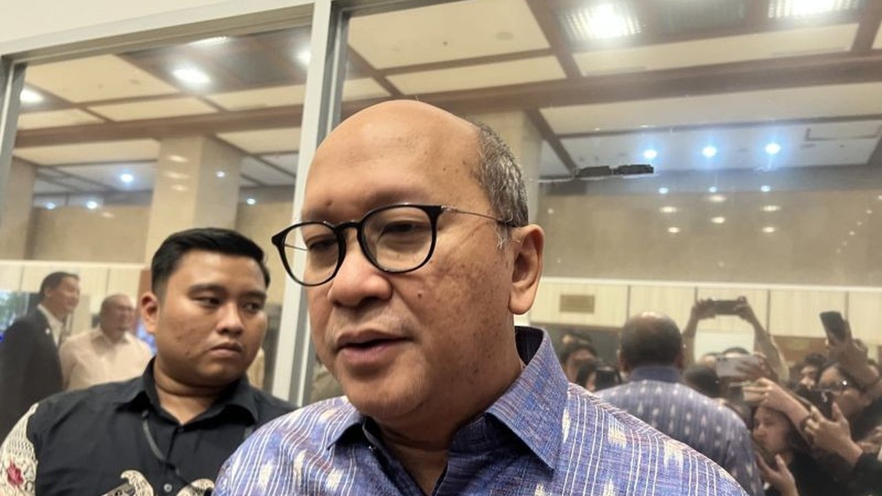 CEO Danantara Rosan Roeslani mengumumkan groundbreaking 6 proyek hilirisasi strategis akan dilakukan serentak pada 6 Februari 2026, menandai kesiapan Indonesia menuju negara industri dan kemandirian pangan.