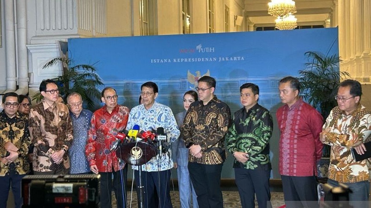 Presiden Prabowo Subianto bertemu mantan menteri luar negeri dan wakil menteri luar negeri untuk membahas isu strategis, termasuk peran Indonesia sebagai penyeimbang dalam Board of Peace (BoP), menjaga komitmen terhadap Palestina.