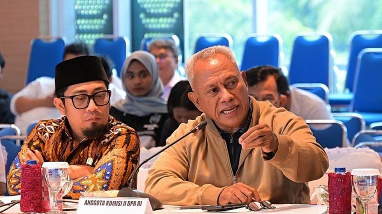 Anggota DPR RI mengusulkan pembentukan Pansus Perbatasan Negara untuk mengatasi berbagai persoalan lintas sektor, mulai dari penyelundupan hingga ancaman geopolitik dan narkoba yang rawan terjadi di wilayah perbatasan Indonesia.