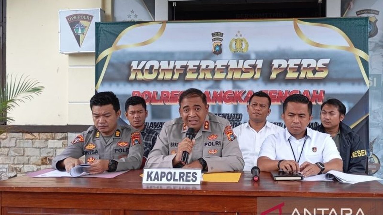 Polres Bangka Tengah berhasil mengungkap praktik tambang ilegal bijih timah di wilayah IUP PT Timah, kompleks perkantoran setempat, mengamankan enam tersangka yang kini menghadapi jerat hukum.