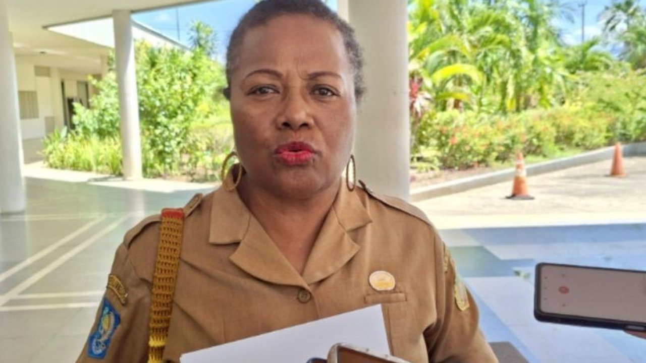 Pemerintah Kabupaten Jayapura terus berupaya meningkatkan akses Pendidikan Kampung Omon dengan menghadirkan Pusat Kegiatan Belajar Masyarakat (PKBM) sebagai solusi awal bagi masyarakat yang belum memiliki fasilitas pendidikan formal.