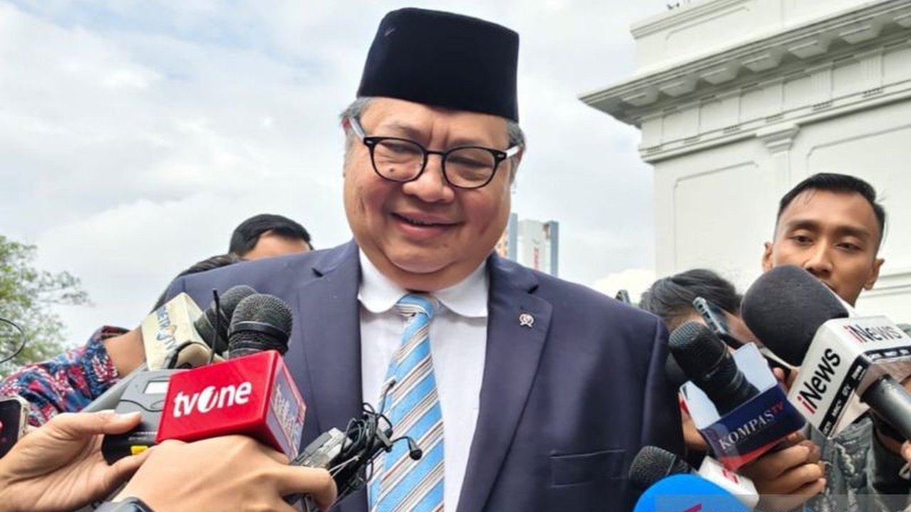 Menteri Koordinator Bidang Perekonomian Airlangga Hartarto membantah dugaan anomali pada Pertumbuhan Ekonomi Indonesia 2025 yang mencapai 5,11 persen, didorong stimulus dan industri.
