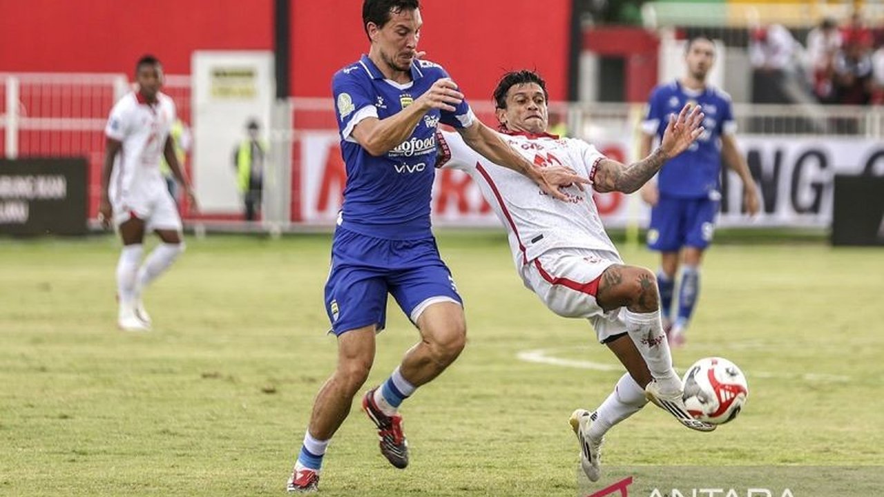 Pekan ke-20 BRI Super League siap bergulir dengan laga-laga seru, termasuk duel Persib Bandung kontra Malut United dan Persija Jakarta melawan Arema FC. Simak jadwal lengkap Super League Pekan ke-20 yang akan menentukan posisi papan atas.