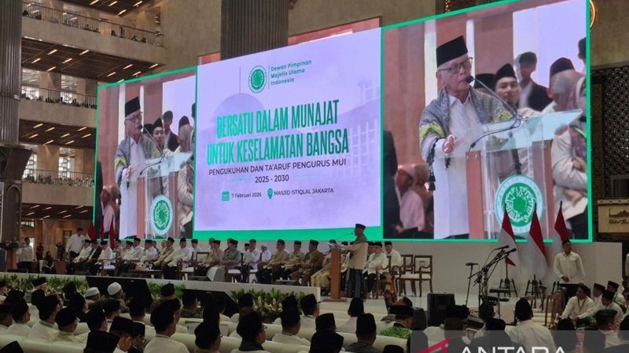 Ketua Umum MUI Anwar Iskandar mengajak umat Islam Indonesia untuk memperkuat persatuan dan mendukung pemerintah, menegaskan peran MUI sebagai mitra strategis dalam pembangunan bangsa.