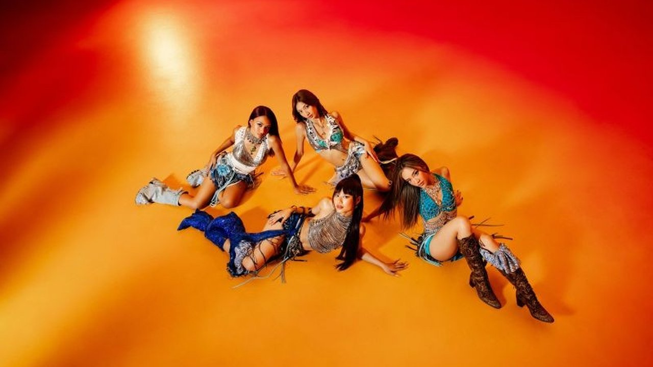 Girl group Indonesia no na kembali mencuri perhatian dunia lewat single 'work' yang mendominasi tangga lagu global dan viral di media sosial, menandai kesuksesan besar di awal tahun 2026.