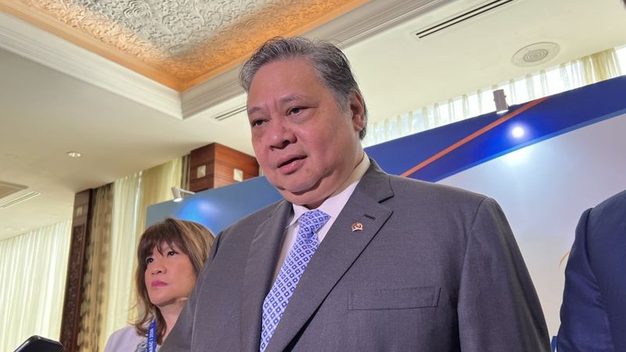 Menteri Koordinator Bidang Perekonomian Airlangga Hartarto meminta perbankan nasional dan Danantara Indonesia memberikan penjelasan kepada Moody's Ratings terkait perubahan outlook negatif Bank Indonesia dan lima bank besar.