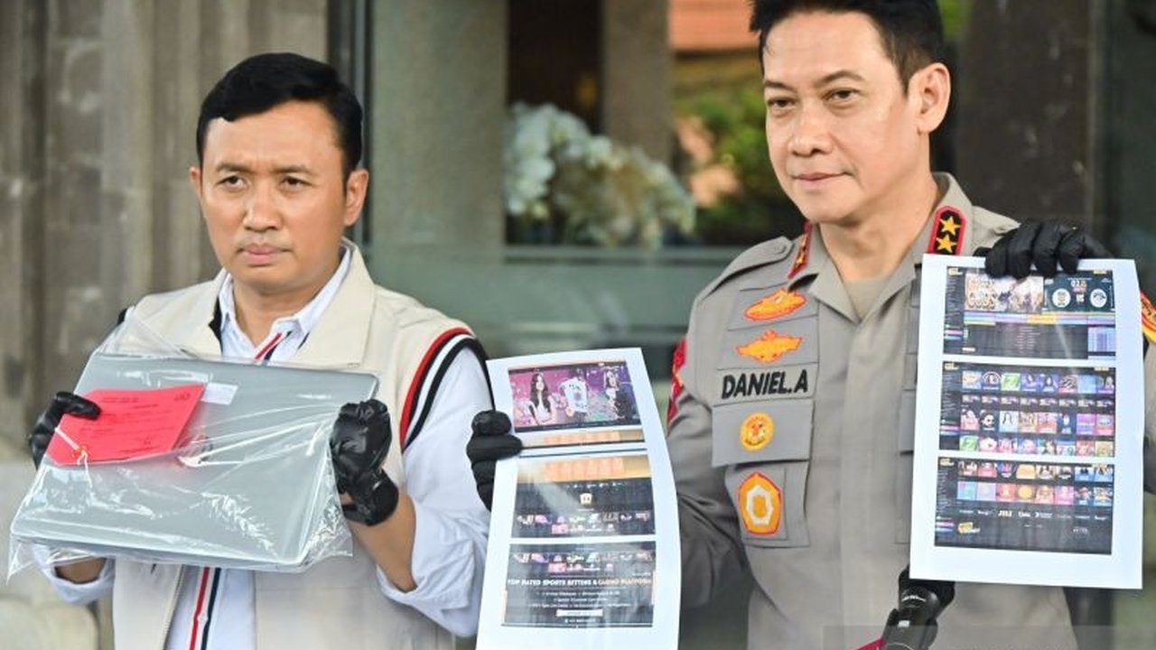 Polda Bali berhasil membongkar sindikat judi daring yang dioperasikan 35 WNA India di dua vila di Badung, Bali, dengan omzet miliaran rupiah per bulan, memancing rasa penasaran publik akan jaringan kejahatan siber ini.