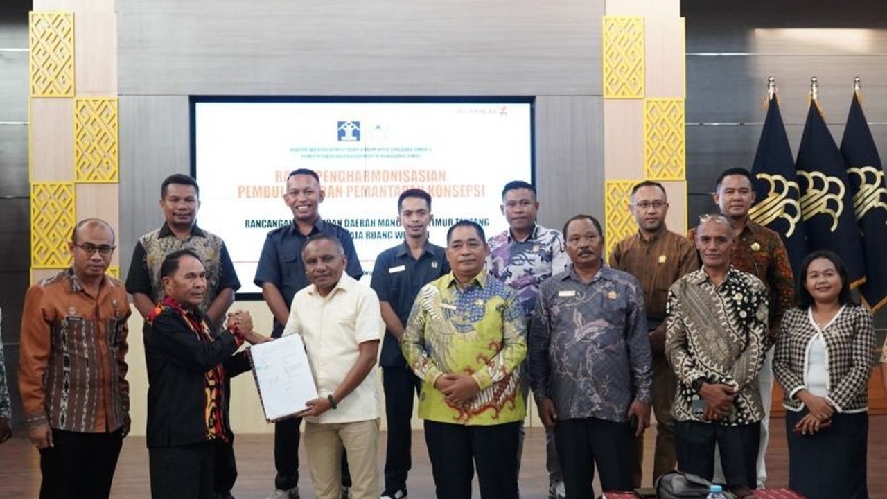 Kantor Wilayah Kementerian Hukum (Kemenkum) Nusa Tenggara Timur (NTT) bersama Pemerintah Kabupaten Manggarai Timur sukses mengharmonisasi Ranperda RTRW, sebuah langkah krusial untuk pembangunan daerah yang terencana dan berkelanjutan.