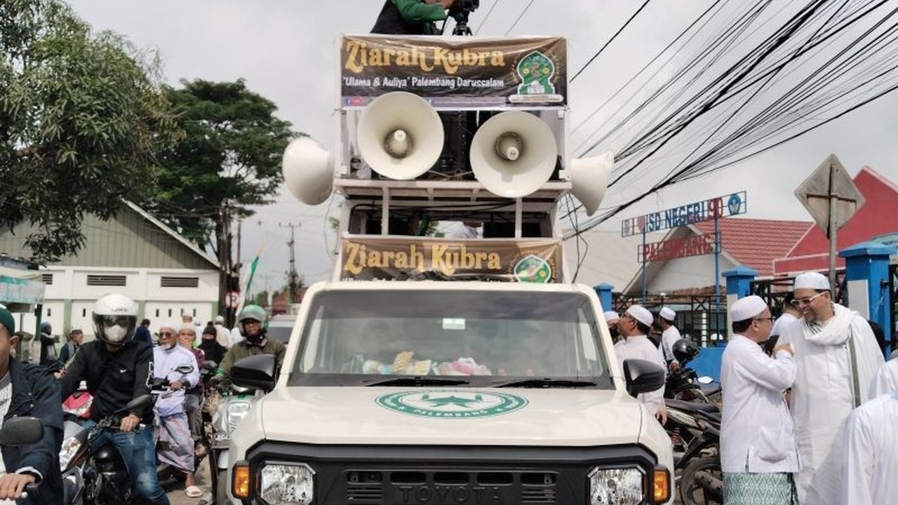 Ribuan jemaah dari berbagai daerah dan mancanegara memadati Kota Palembang untuk mengikuti Ziarah Kubro, tradisi tahunan menyambut Ramadhan yang mengakar kuat dan penuh makna.