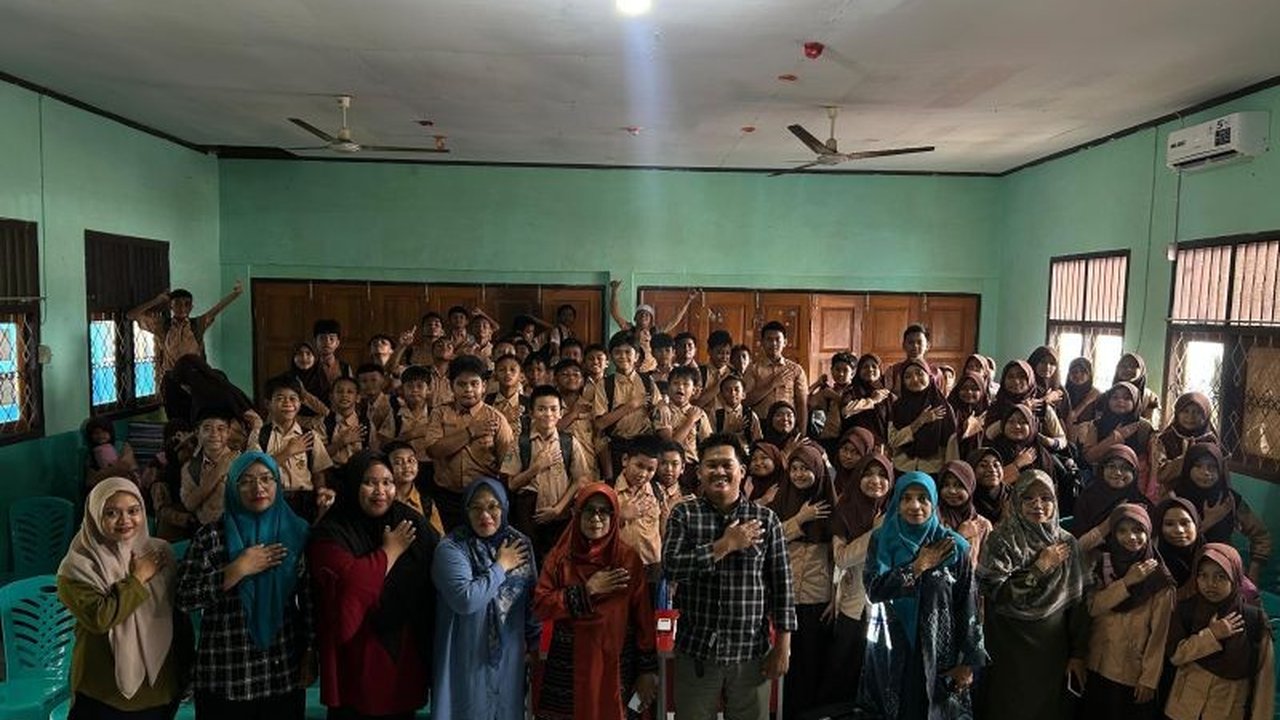 Densus 88 AT Polri semakin intensif melakukan pencegahan radikalisme digital yang menyasar anak-anak melalui media sosial dan game online. Simak bahaya dan upaya perlindungannya.