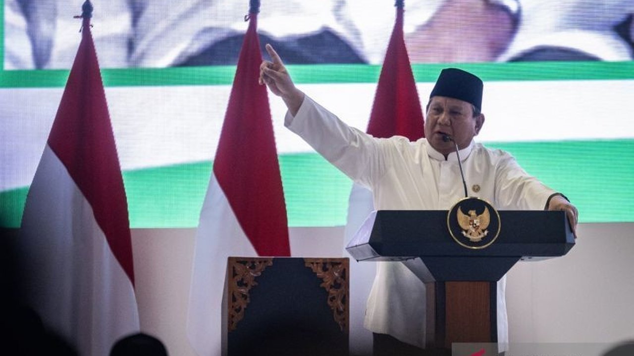 Presiden Prabowo Puji MUI atas peran krusialnya dalam menjaga stabilitas bangsa dan selalu hadir di masa-masa sulit, termasuk bencana alam, serta berharap kepengurusan baru meneruskan pengabdian.