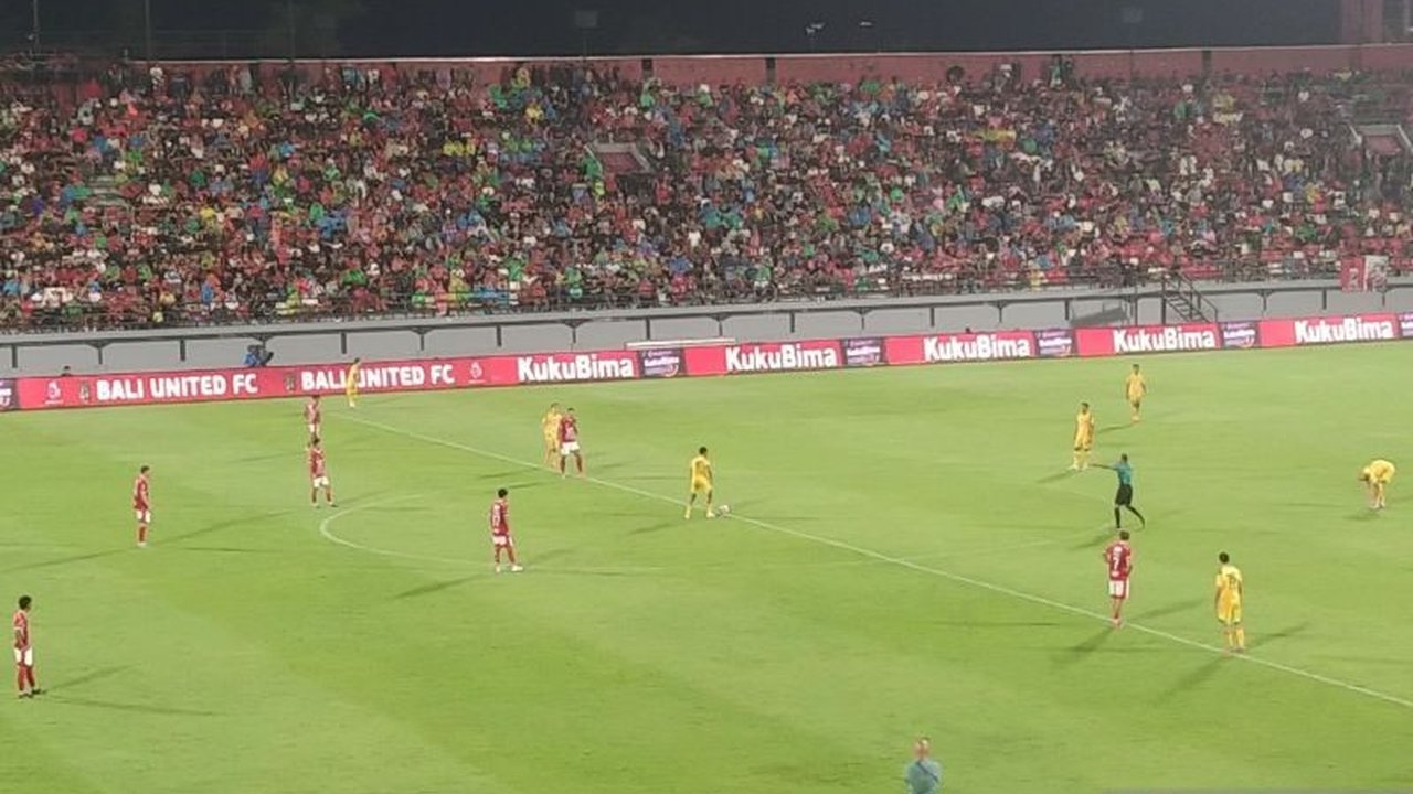 Persebaya Kalahkan Bali United dengan skor telak 3-1 di kandang Serdadu Tridatu, membawa Bajul Ijo melesat ke posisi lima klasemen sementara Super League 2025/2026.
