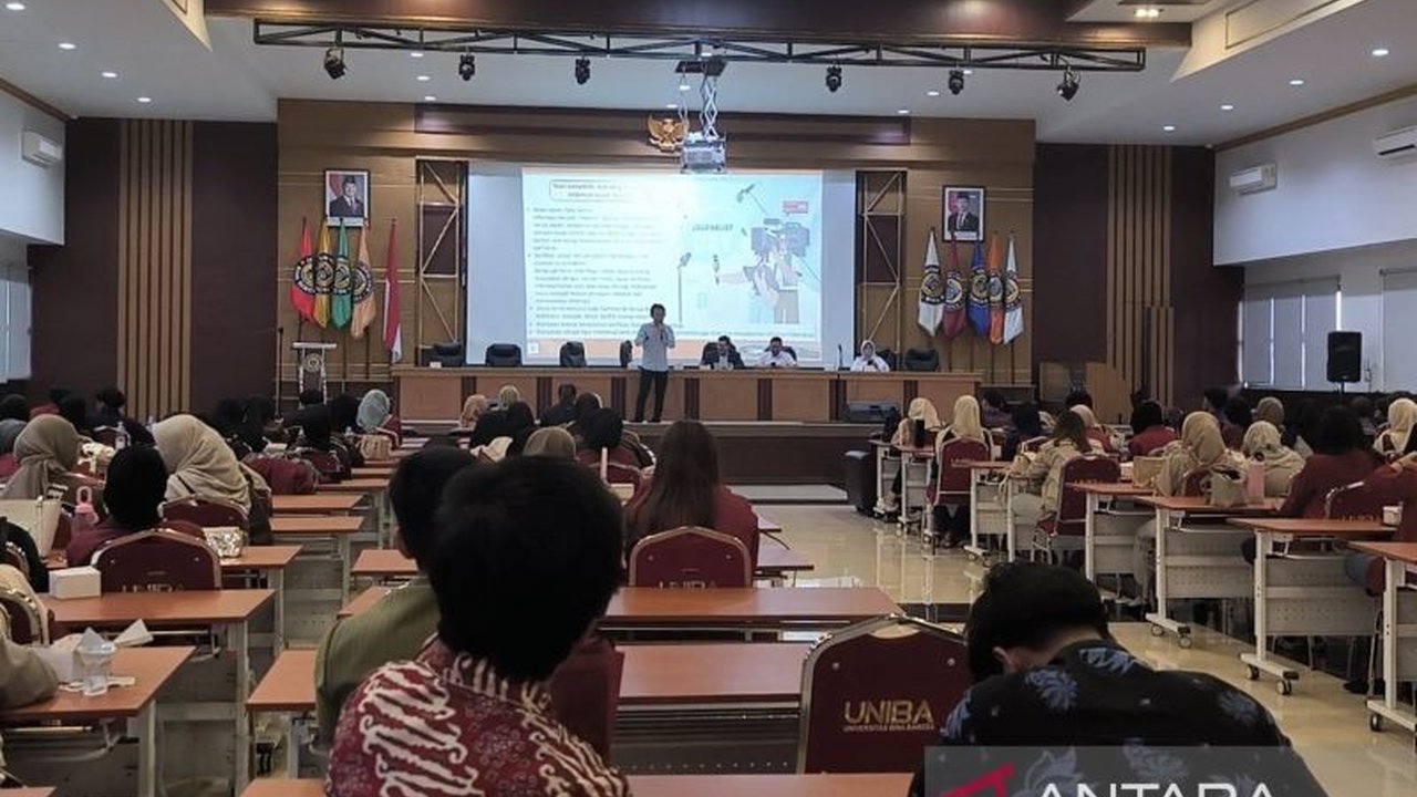 Pers Mahasiswa Fondasi Demokrasi yang krusial, membutuhkan pembinaan berkelanjutan dari kampus dan media untuk mencetak jurnalis berkualitas dan menjaga kebebasan berpendapat.