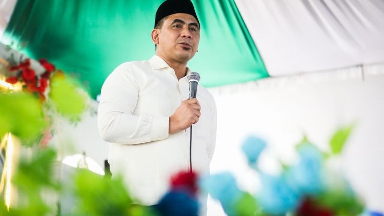 Pemerintah Provinsi Jawa Tengah kembali meluncurkan program Beasiswa Santri Jateng yang terbuka bagi santri dan pengasuh pondok pesantren untuk jenjang S1, S2, dan S3, baik di dalam maupun luar negeri. Jangan lewatkan kesempatan emas ini!