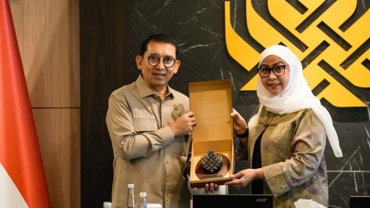 Kementerian Kebudayaan berkomitmen penuh mendukung inisiatif daerah dalam penguatan cagar budaya Banjarbaru, pengembangan kampung kreatif, dan pemberdayaan seni budaya. Simak detail strateginya!