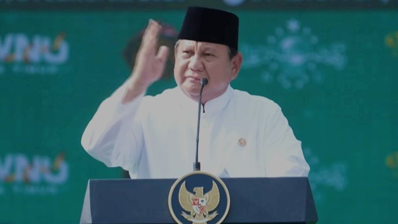 Presiden Prabowo Subianto mengungkapkan rasa bahagianya berada di tengah keluarga besar Nahdlatul Ulama (NU), menegaskan komitmennya untuk lebih berani mengabdi dan membela seluruh rakyat Indonesia.