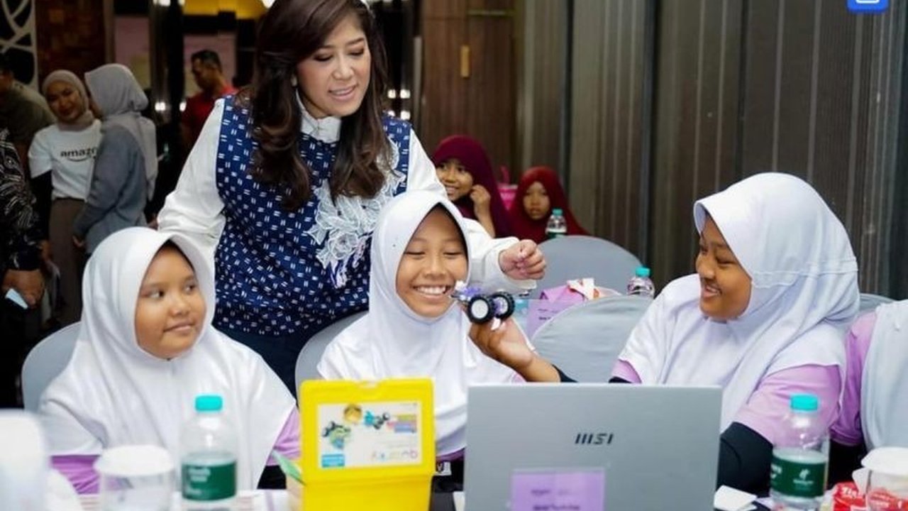 Menkomdigi Meutya Hafid menyoroti urgensi peningkatan partisipasi perempuan teknologi guna memenuhi kebutuhan talenta digital Indonesia dan mengatasi fenomena 'leaky pipeline' di sektor tersebut.
