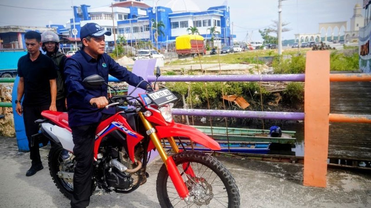 Menteri Lingkungan Hidup Hanif Faisol Nurofiq melakukan inspeksi mendadak ke Bontang untuk memastikan objektivitas penilaian Adipura, sebuah langkah penting dalam tata kelola lingkungan berkelanjutan.