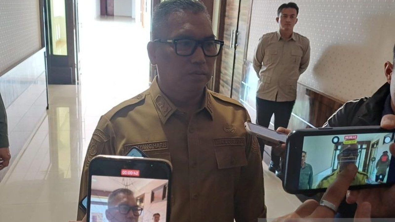 Pemerintah Provinsi Kepulauan Riau (Pemprov Kepri) mengusulkan pembangunan 200 unit Rumah Tidak Layak Huni (RTLH) di Lingga kepada pemerintah pusat, sebuah langkah strategis untuk meningkatkan kualitas hidup masyarakat berpenghasilan rendah.