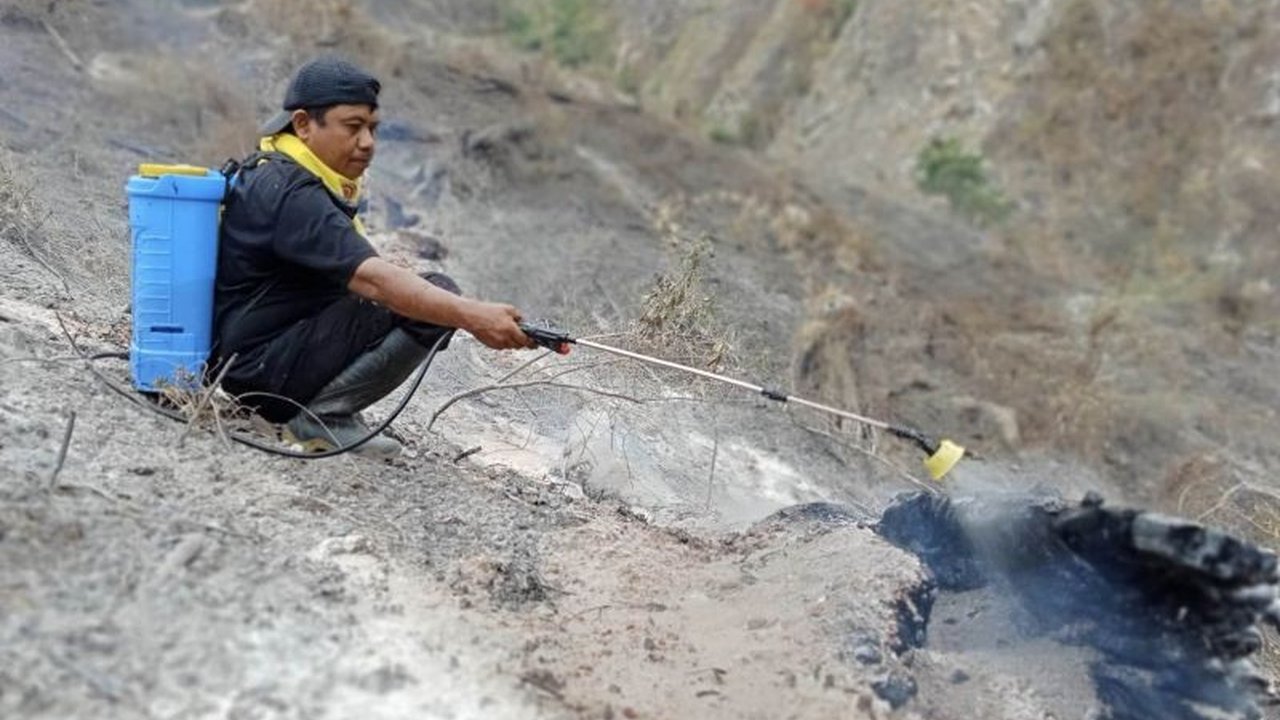 Pemerintah Kabupaten Parigi Moutong menunjukkan optimisme tinggi dalam upaya memadamkan kebakaran hutan dan lahan (Karhutla Parigi Moutong) yang telah melanda wilayah tersebut selama delapan hari, meskipun menghadapi medan yang menantang.