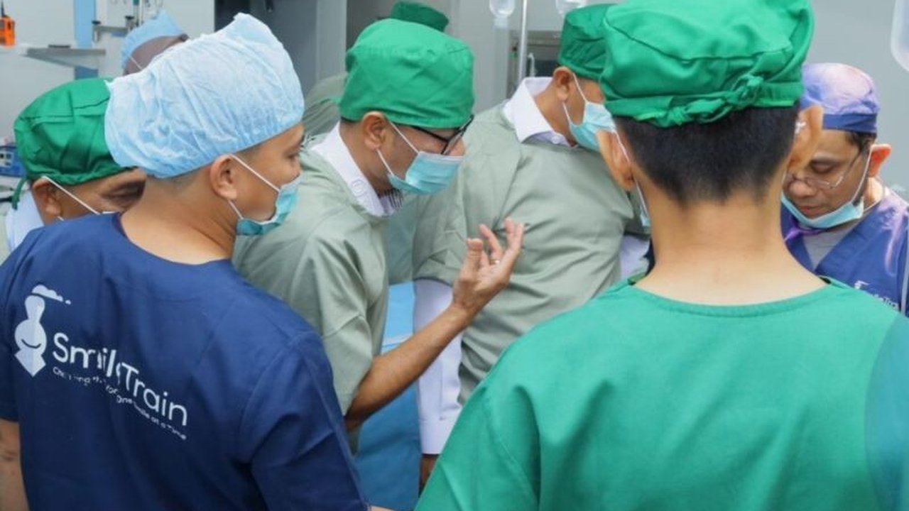 Pemerintah Kabupaten OKU Selatan menyelenggarakan operasi bibir sumbing gratis dalam rangka HUT ke-22. Inisiatif ini bertujuan memberikan harapan baru dan meningkatkan kualitas hidup penderita bibir sumbing.