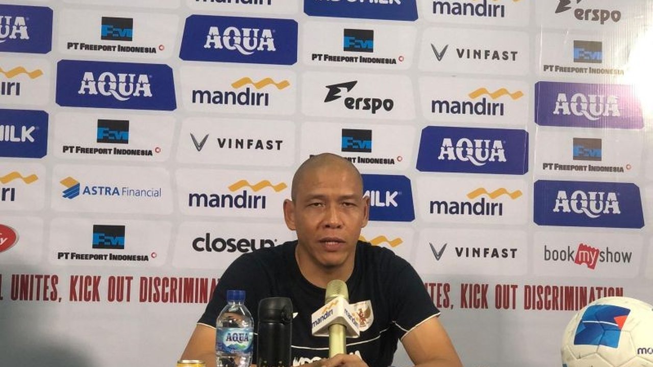 Pelatih Timnas U-17 Indonesia, Nova Arianto, mengakui penampilan Timnas U-17 masih jauh dari harapan setelah menelan kekalahan telak 0-7 dari China dalam laga uji coba. Apa penyebabnya dan bagaimana persiapan selanjutnya?