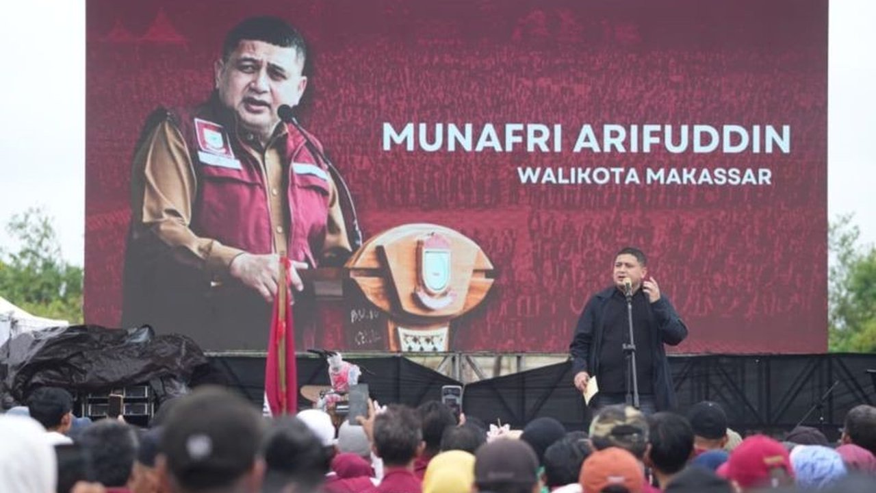 Wali Kota Makassar Munafri Arifuddin menyoroti pentingnya Peran RT/RW Makassar sebagai garda terdepan dalam pelayanan masyarakat dan menjaga kebersihan lingkungan kota. Simak penegasan lengkapnya!