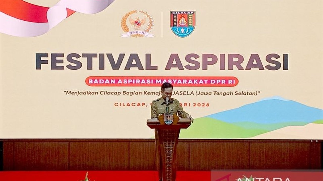Bupati Cilacap Syamsul Auliya Rachman yakin pembangunan Jawa Tengah bagian selatan akan bangkit. Sinergi Pusat Daerah Cilacap menjadi kunci percepatan pembangunan wilayah ini, terutama infrastruktur dan penguatan ekonomi.