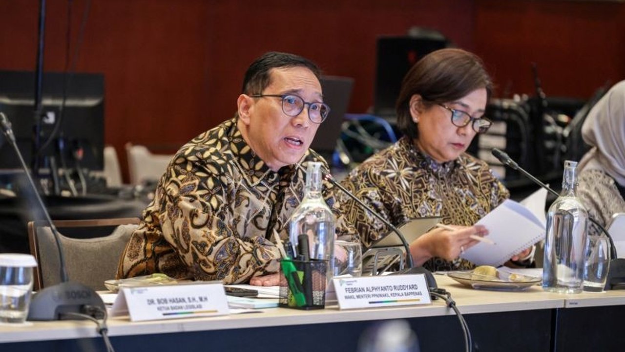 Rancangan Undang-Undang Satu Data Indonesia (RUU SDI) menjadi instrumen penting reformasi tata kelola pemerintahan, bertujuan menciptakan satu sumber kebenaran data nasional yang mengikat dan akuntabel.