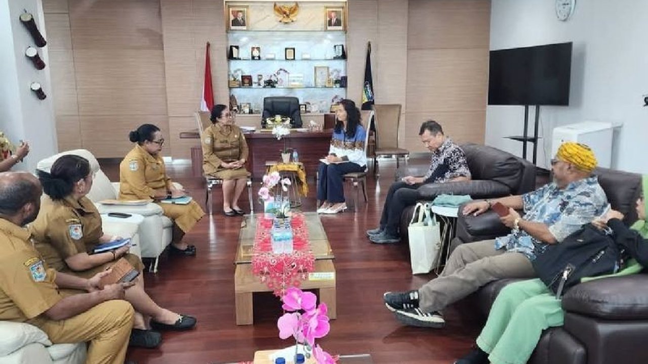 Pemerintah Provinsi Papua dan Kedutaan Besar Kanada memperkuat Kolaborasi Perlindungan Anak Papua serta perempuan, dan pencegahan kekerasan seksual di Bumi Cenderawasih. Simak detail kerja sama strategis ini yang bertujuan membangun sistem perlindungan so