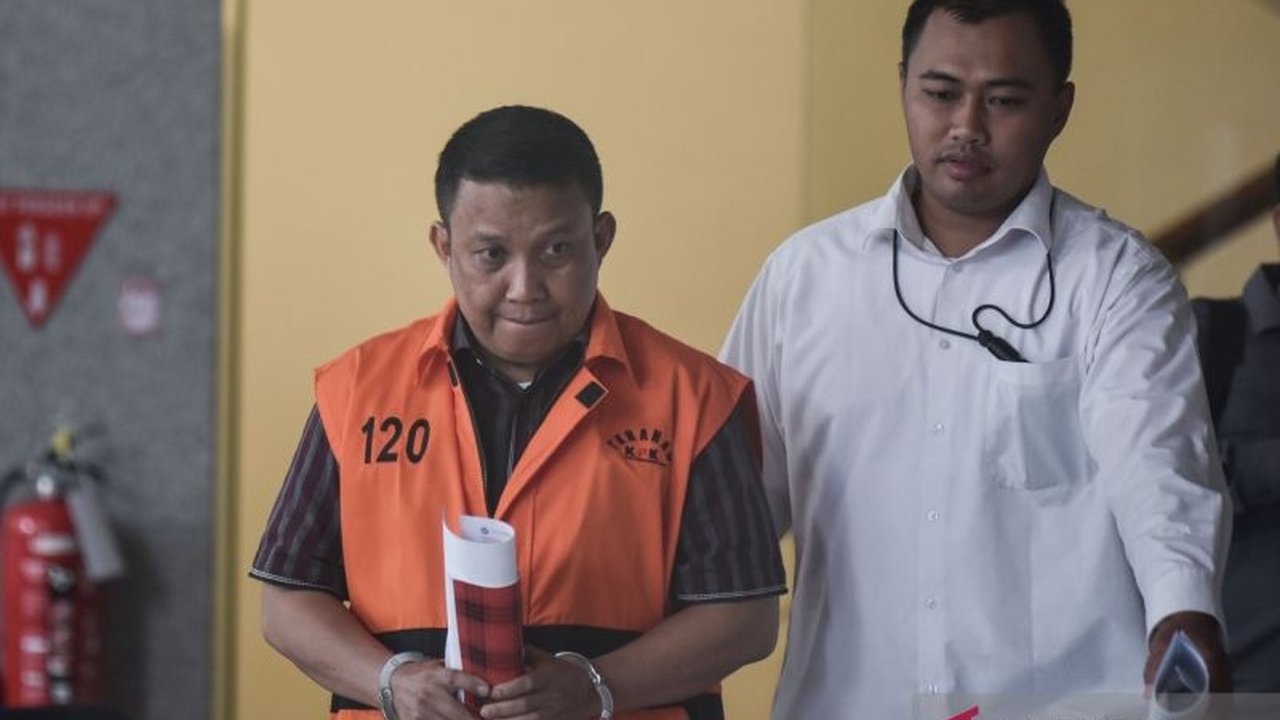 Komisi Pemberantasan Korupsi (KPK) melakukan pemeriksaan terhadap Plt Gubernur Riau Sofyan Franyata Hariyanto untuk mendalami aliran uang terkait kasus korupsi Abdul Wahid.