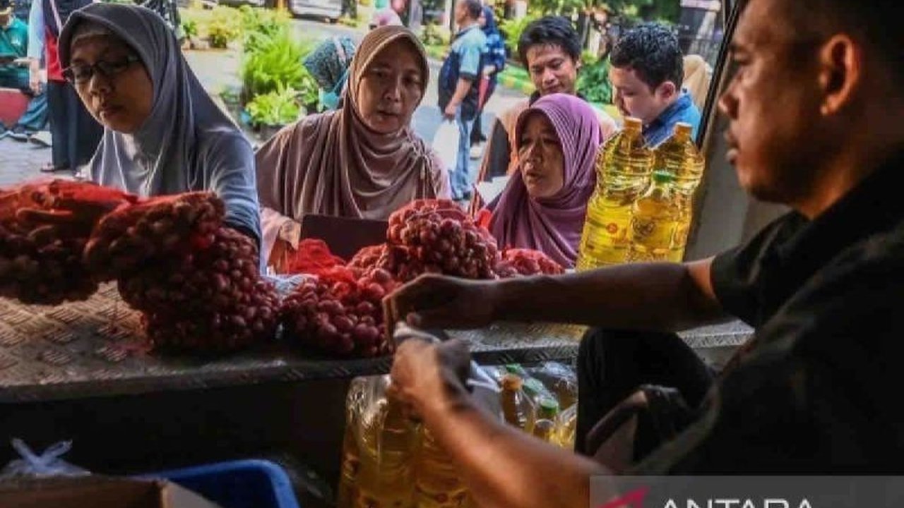 Pemerintah Kabupaten Mukomuko bersama Kejaksaan Negeri setempat menggelar Gerakan Pangan Murah Mukomuko untuk menstabilkan harga bahan pokok menjelang bulan Ramadhan, disambut antusiasme tinggi dari masyarakat.