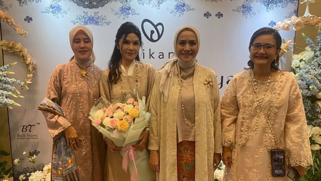 Ouikana meluncurkan koleksi busana Hari Raya bertema 'Senandung Raya Nusantara' yang memadukan desain modern dengan kekayaan identitas budaya Indonesia, menawarkan pilihan elegan untuk berbagai kesempatan.