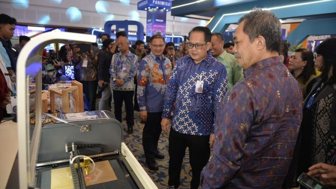 Dinas Pendidikan Provinsi Jawa Timur menggelar Expo SMK Hebat Jatim 2026 untuk memperkuat ekosistem pendidikan vokasi, menghubungkan lulusan dengan industri, dan mencetak talenta unggul yang siap bersaing.