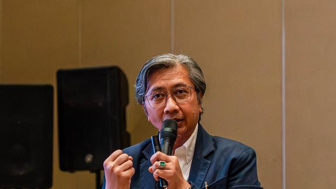 Dokter Seno Budi Santoso SpB Subsp BD (K) dari RS EMC Pulomas Jakarta bicara tentang kanker kolorektal tak lagi ditemui di usia tua. (Foto: Dok EMC)