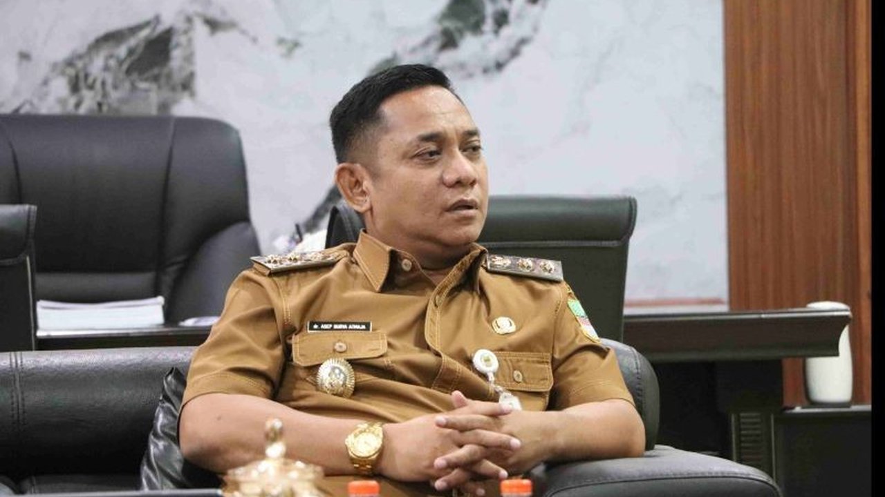 Pemerintah Kabupaten Bekasi mengambil langkah cepat untuk percepatan perbaikan infrastruktur terdampak banjir, terutama jalan dan jembatan, demi memulihkan mobilitas dan ekonomi masyarakat.
