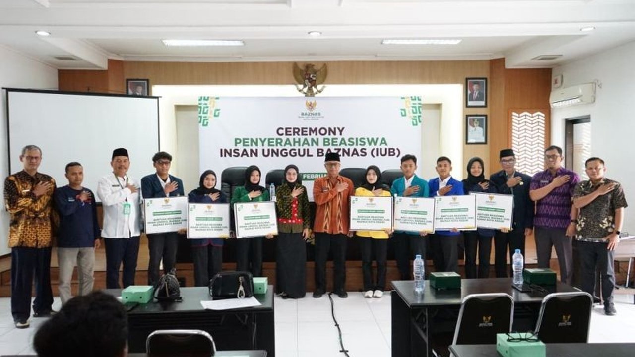 Baznas Kediri salurkan Beasiswa Insan Unggul Baznas Kediri kepada 40 mahasiswa, program ini diharapkan melahirkan generasi berdaya saing dan agen perubahan bagi pembangunan kota.