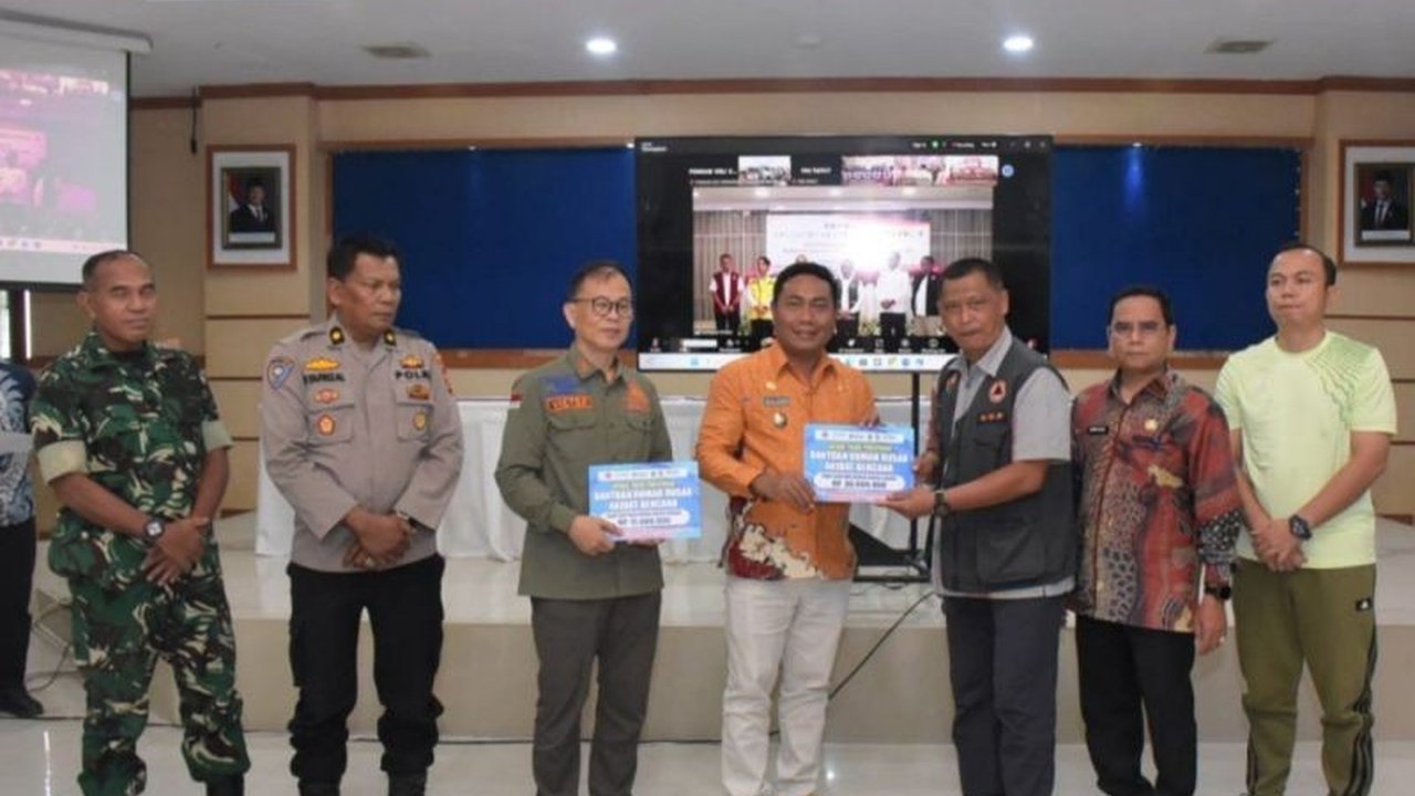 Pemerintah Kabupaten Deli Serdang menerima dana stimulan sebesar Rp1,1 miliar dari pemerintah pusat untuk perbaikan rumah warga yang rusak akibat bencana hidrometeorologi, memastikan hunian kembali layak dan aman.