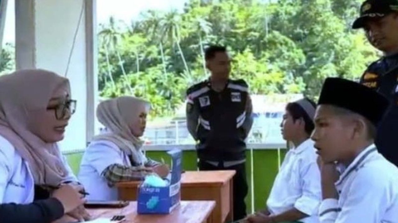 Polres Simeulue meluncurkan program layanan kesehatan gratis bagi santri Pondok Pesantren Raudatul Ma'wa Al-Aziziyah dan masyarakat umum sebagai bagian dari bakti kesehatan menjelang Ramadhan 1447 H.