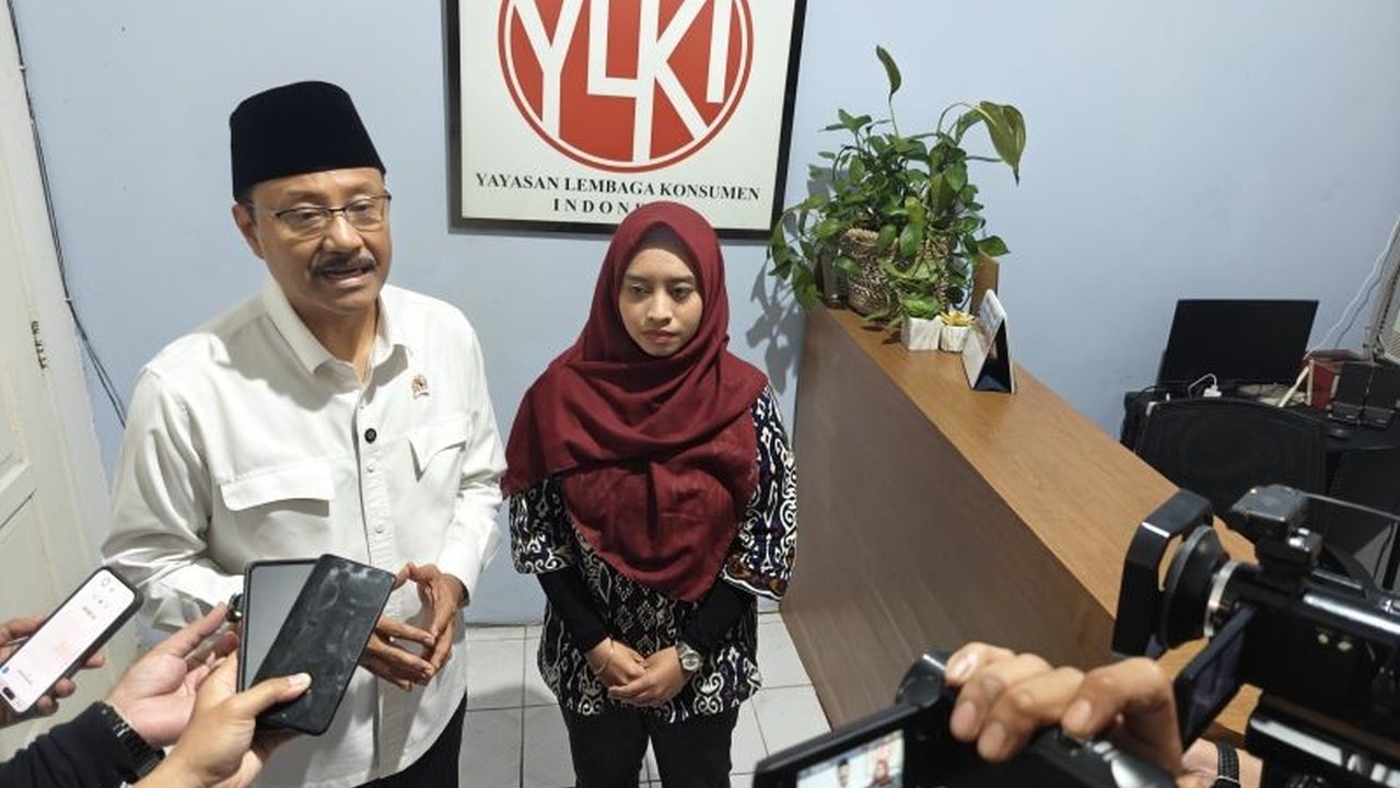 Yayasan Lembaga Konsumen Indonesia (YLKI) mendesak Kementerian Sosial (Kemensos) untuk memperkuat prinsip perlindungan data PBI JKN, memastikan hak informasi masyarakat terpenuhi dalam setiap prosedur pembaruan data.