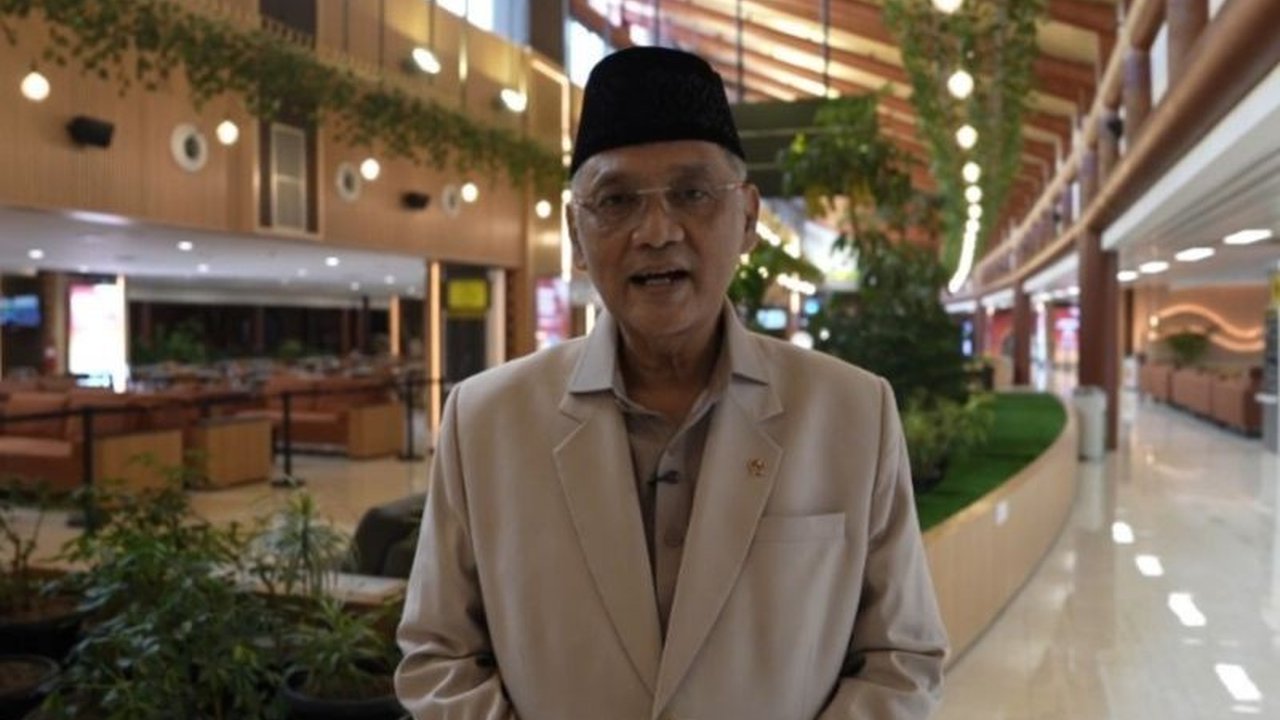 Menteri Agama Nasaruddin Umar bertolak ke Arab Saudi untuk meninjau langsung persiapan Haji 2026, memastikan layanan terbaik bagi jemaah Indonesia.